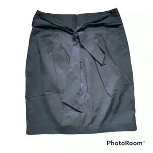 Adorable Banana Republic tie front skirt